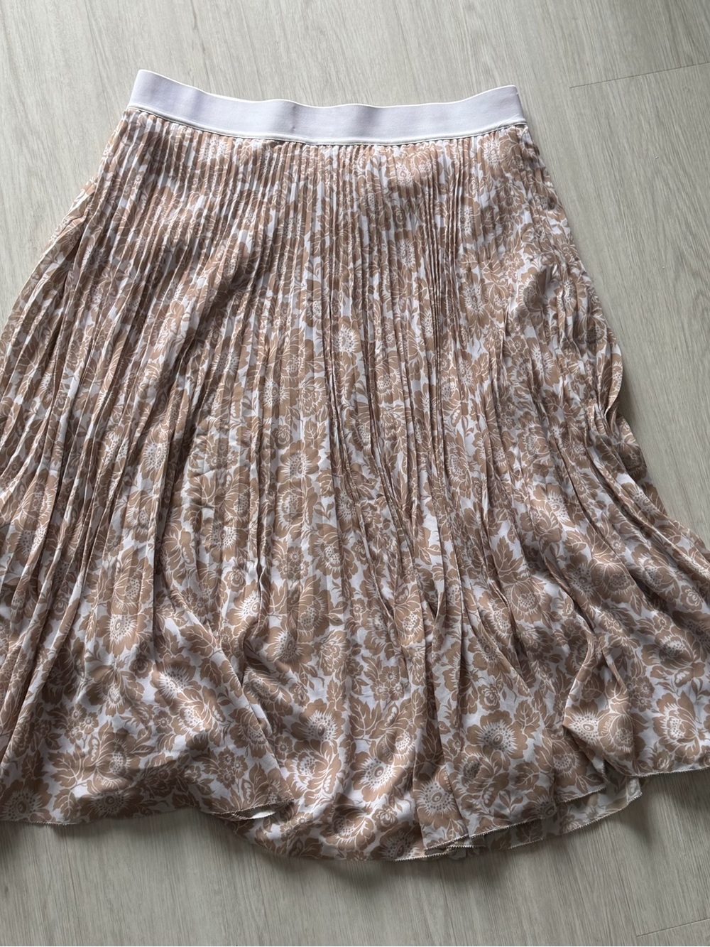 Aritzia Beige Floral Pleated Circle Skirt